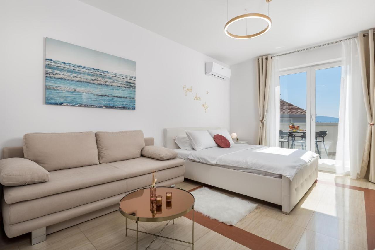 Luxury Studio Apartment Honeymoon Selce Exterior photo