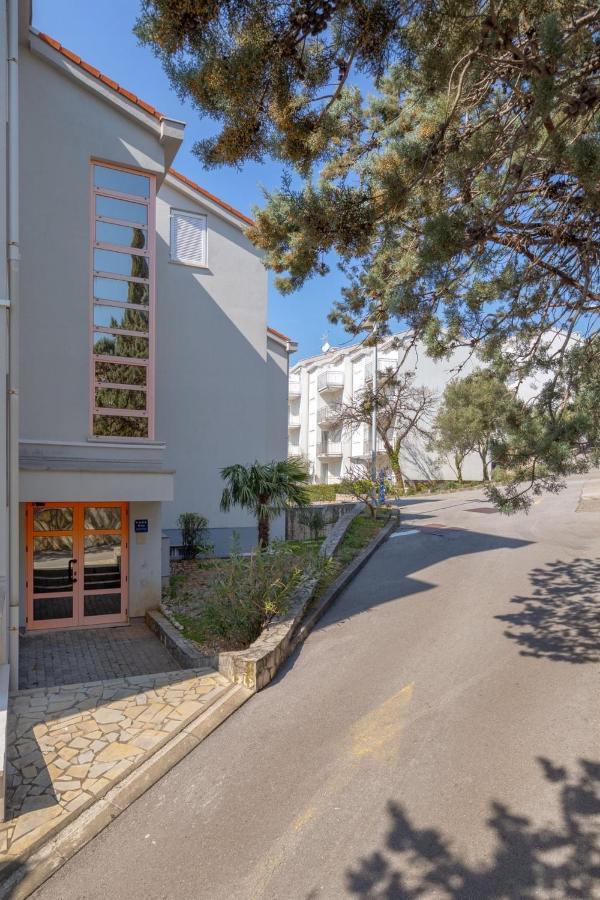 Luxury Studio Apartment Honeymoon Selce Exterior photo